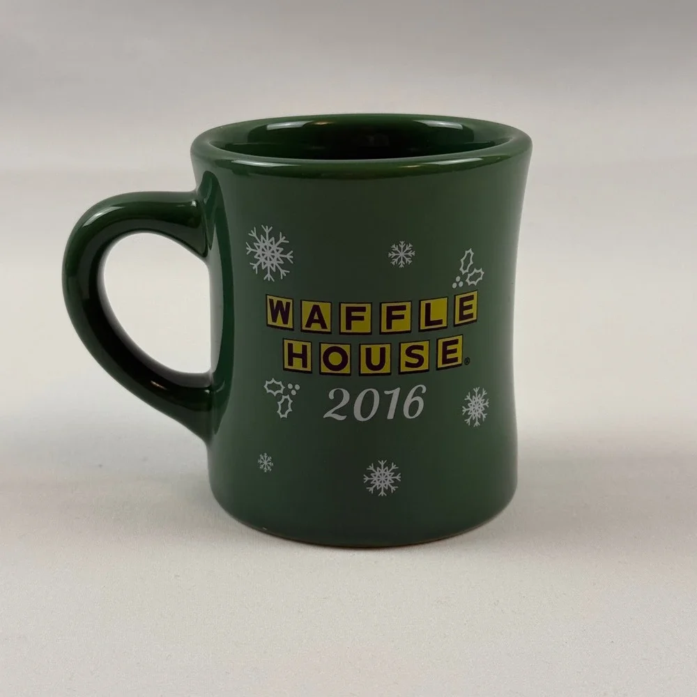 2 Waffle House 2016 Waffle Holidays Coffee Mugs Tuxton Green Gingerbread Man Set